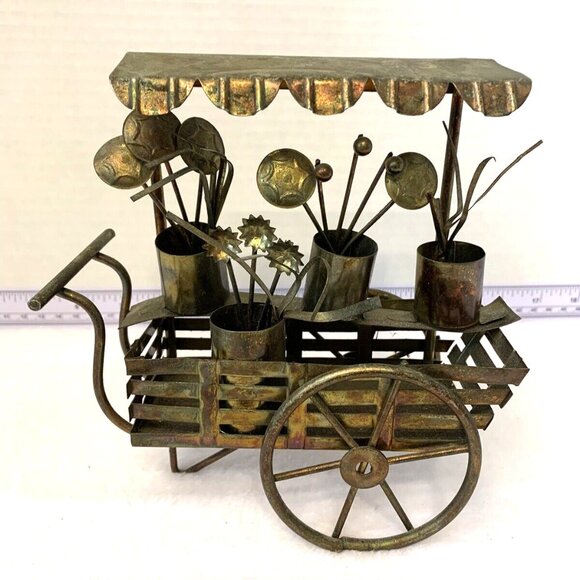 VINTAGE TIN METAL FLOWER CART TABLE DECOR BY APEX (6"X 6") - Picture 1 of 6